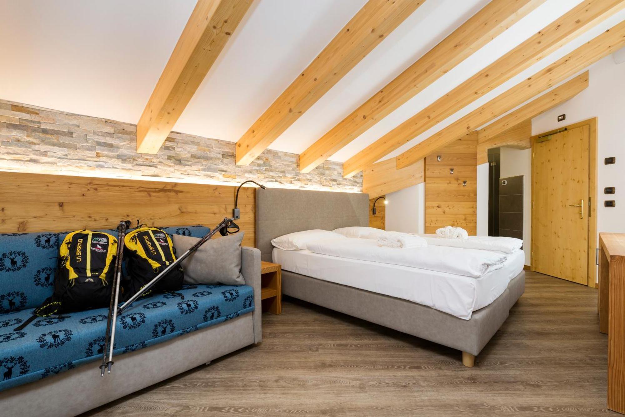 Wellness Hotel Lupo Bianco Canazei Exterior photo