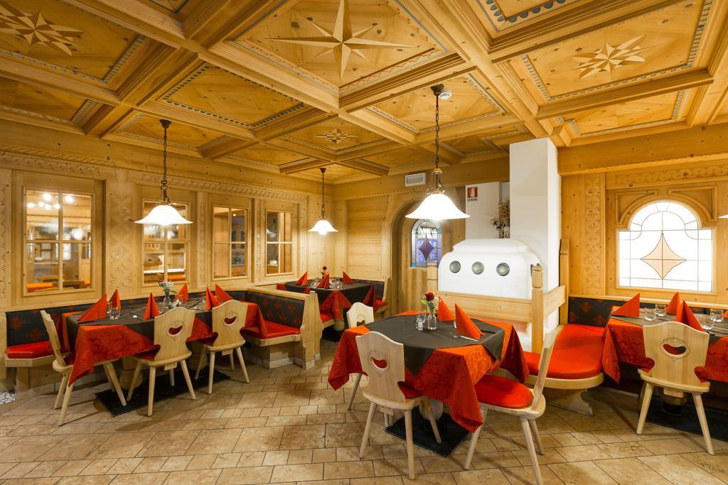 Wellness Hotel Lupo Bianco Canazei Exterior photo