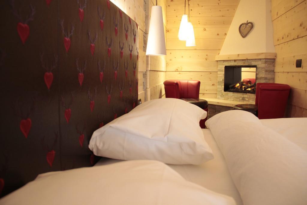 Wellness Hotel Lupo Bianco Canazei Exterior photo