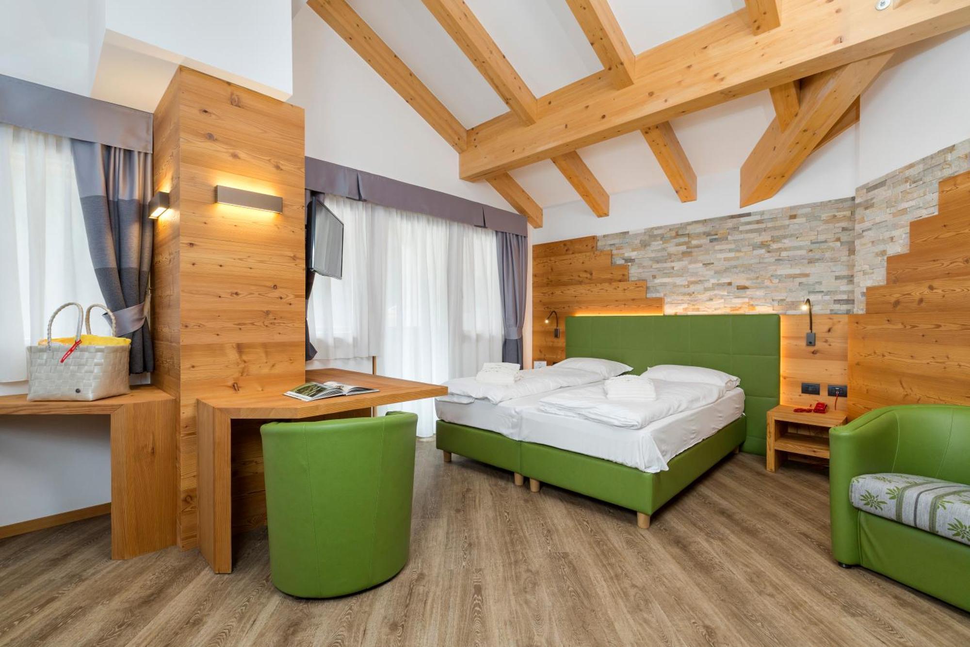 Wellness Hotel Lupo Bianco Canazei Exterior photo